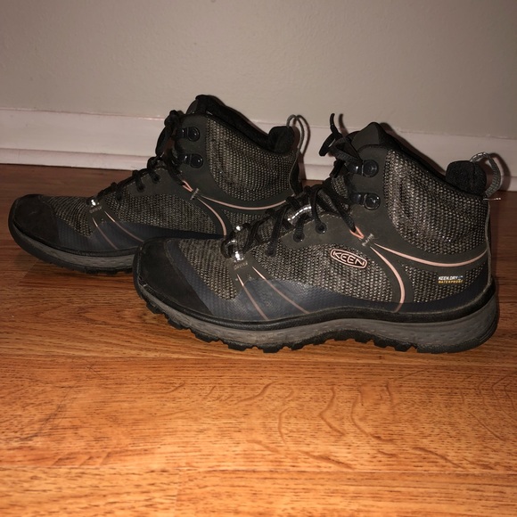 keen hiking boots terradora